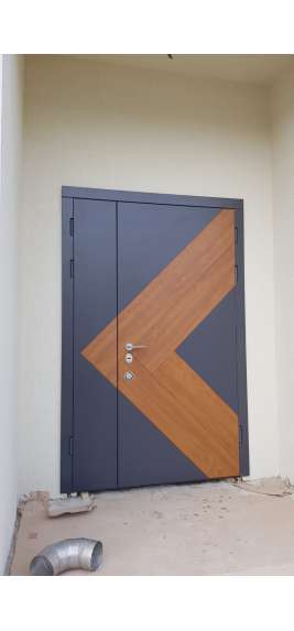 НАШІ РОБОТИ Вхідні двері металеві в будинок з МДФ накладками